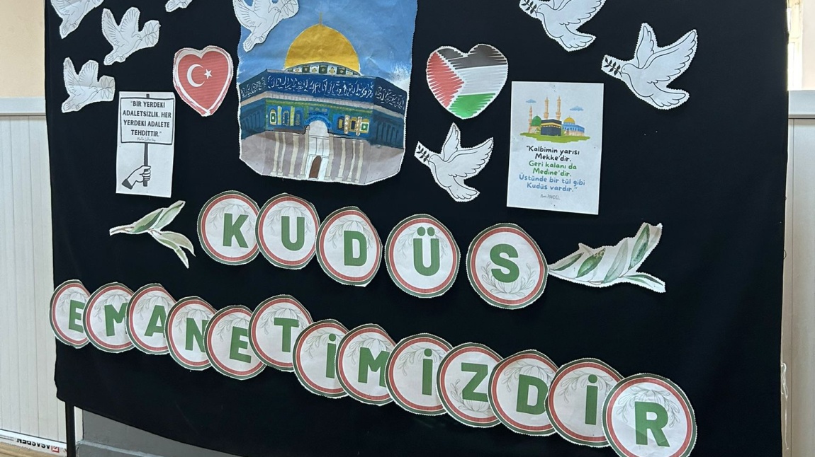 ÇEDES Projesi Kapsamında Okulumuzda Filistin'e Destek Kermesi Düzenledik